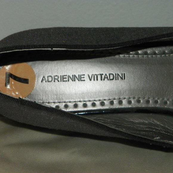 NEW Adrienne Vittadini Gray/Black Flats Sz 7 M - Picture 7 of 8